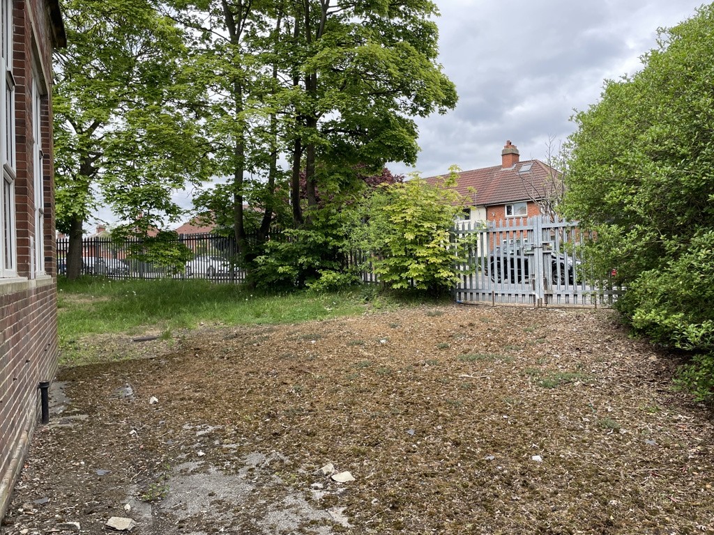 Former Hollybush Children's Centre, Broad Lane, Leeds, West Yorkshire, LS13 2JJ