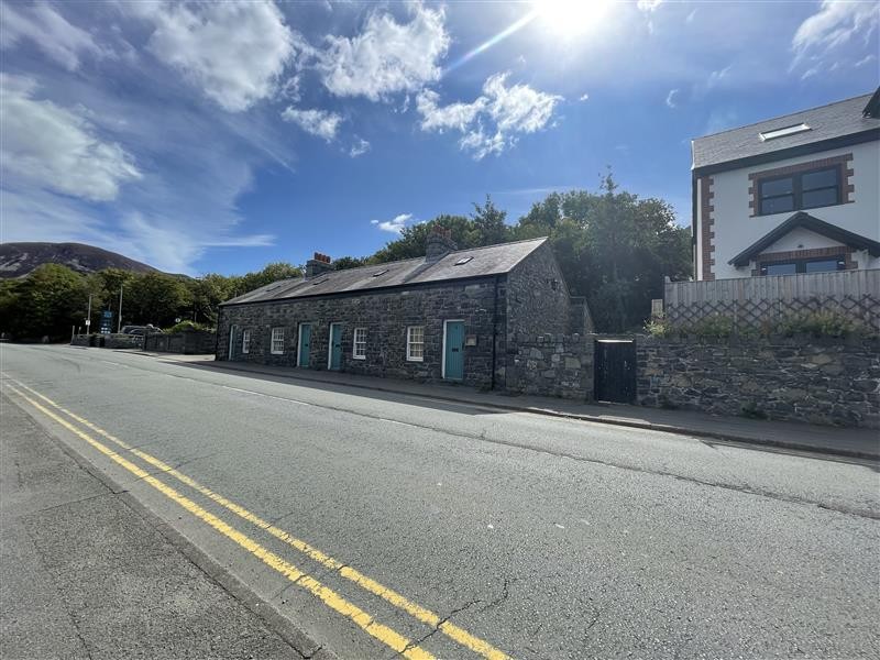 Unit 1 - 4, New York Cottages, Bangor Road, Penmaenmawr, Conwy, LL34 6NP