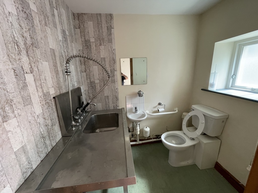 Unit 1 - 4, New York Cottages, Bangor Road, Penmaenmawr, Conwy, LL34 6NP