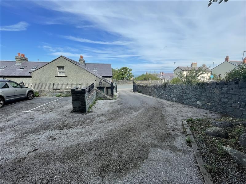 Unit 1 - 4, New York Cottages, Bangor Road, Penmaenmawr, Conwy, LL34 6NP