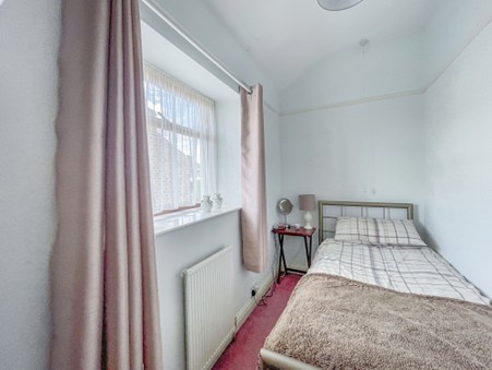 65 Hollinbank Lane, Heckmondwike, West Yorkshire, WF16 9NW