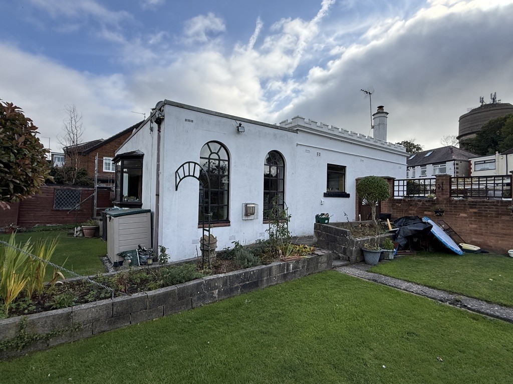 Bungalow & Land , Kelvin, 1 Backmoor Road, Sheffield, South Yorkshire, S8 8LB