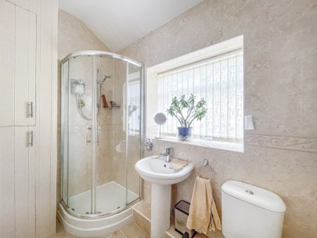 65 Hollinbank Lane, Heckmondwike, West Yorkshire, WF16 9NW