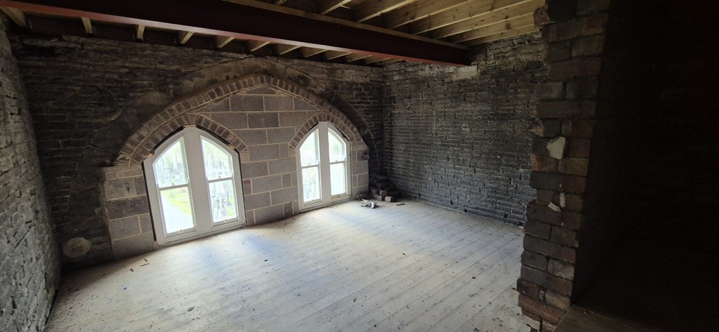 Edgerton Cemetery Lodge, Cemetery Road, Edgerton, Huddersfield, West Yorkshire, HD1 5NF