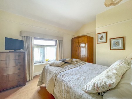 65 Hollinbank Lane, Heckmondwike, West Yorkshire, WF16 9NW