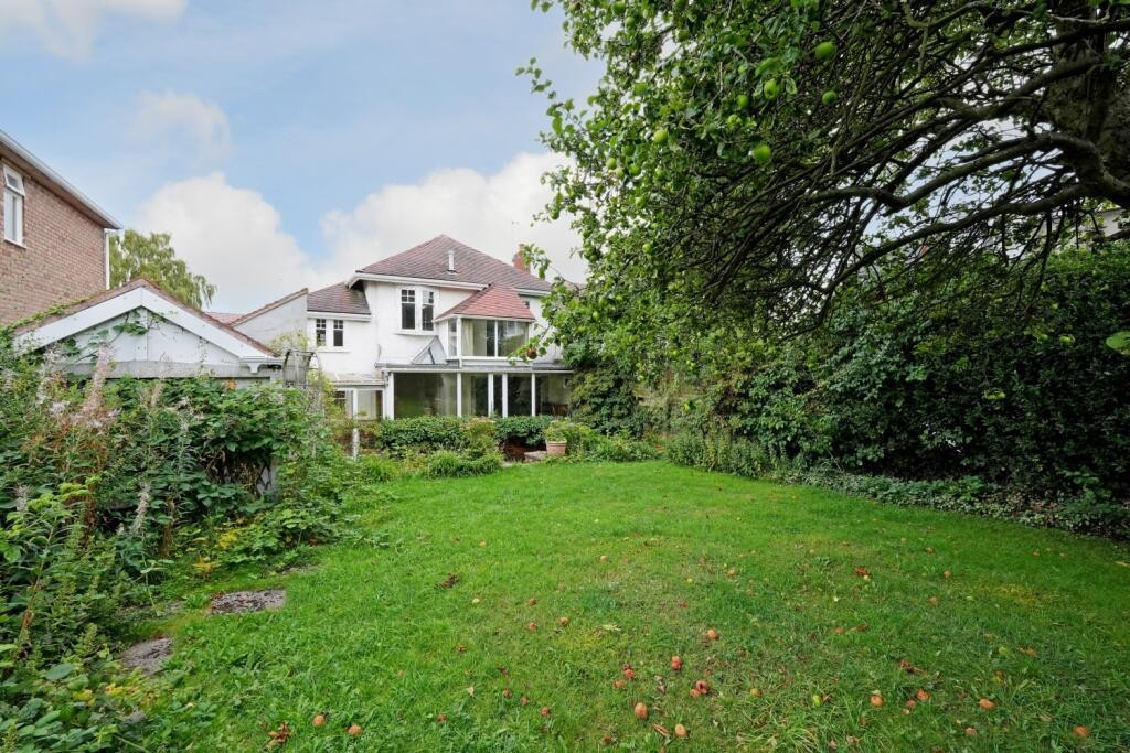 36 Meadow Grove Road, Totley, Sheffield, South Yorkshire, S17 4FF